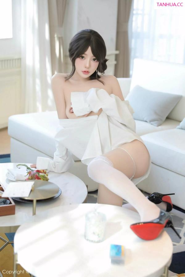   [XiuRen]高清写真图 2025.03.18 No.10036 桃妖夭 丝袜美腿第68张图片